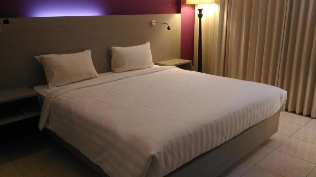 Kharisma Hotel ماديون المظهر الخارجي الصورة