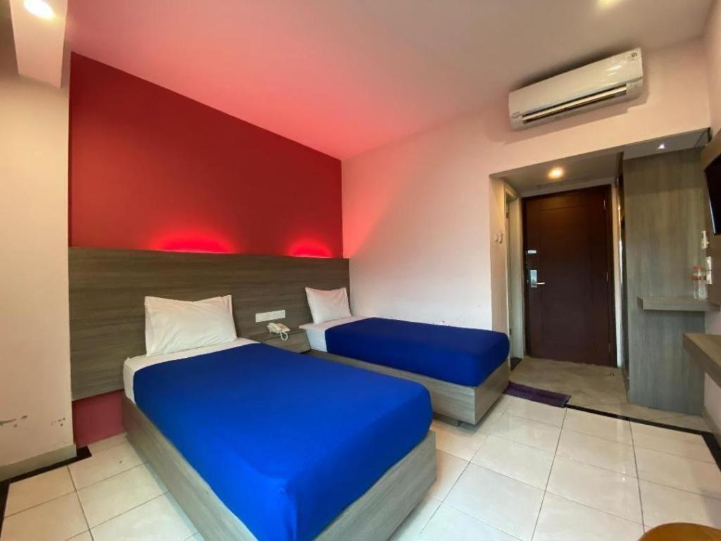 Kharisma Hotel ماديون المظهر الخارجي الصورة