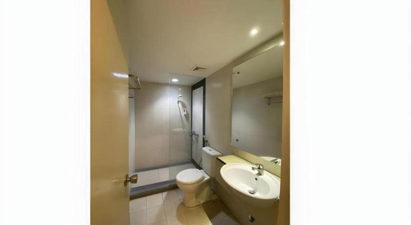 Kharisma Hotel ماديون المظهر الخارجي الصورة