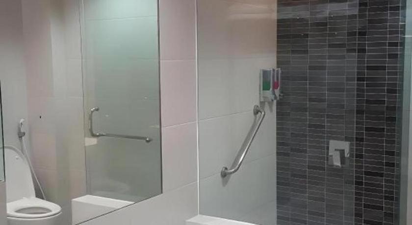 Kharisma Hotel ماديون المظهر الخارجي الصورة