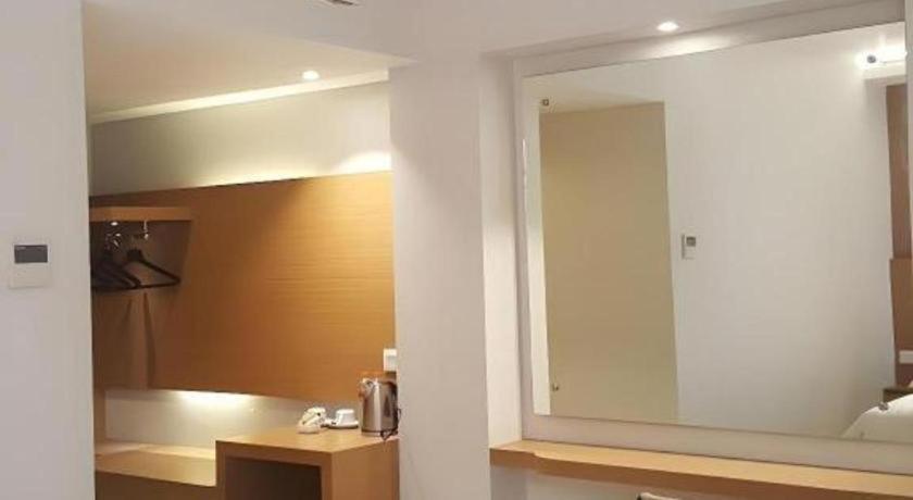 Kharisma Hotel ماديون المظهر الخارجي الصورة