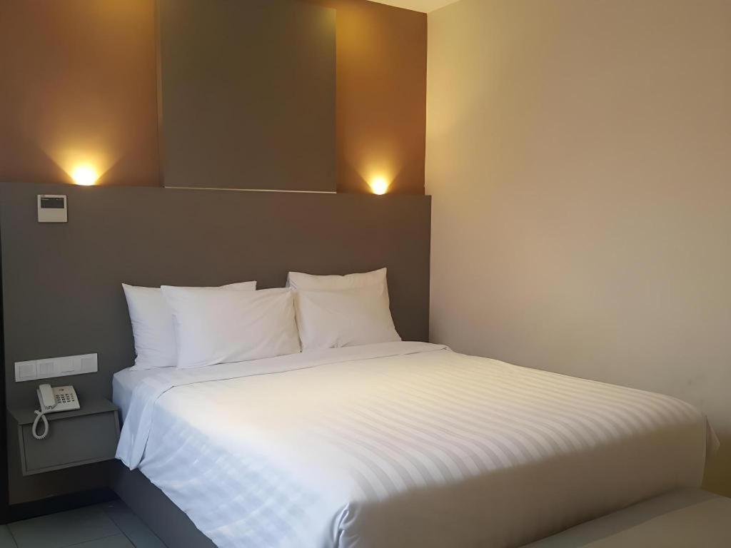Kharisma Hotel ماديون المظهر الخارجي الصورة