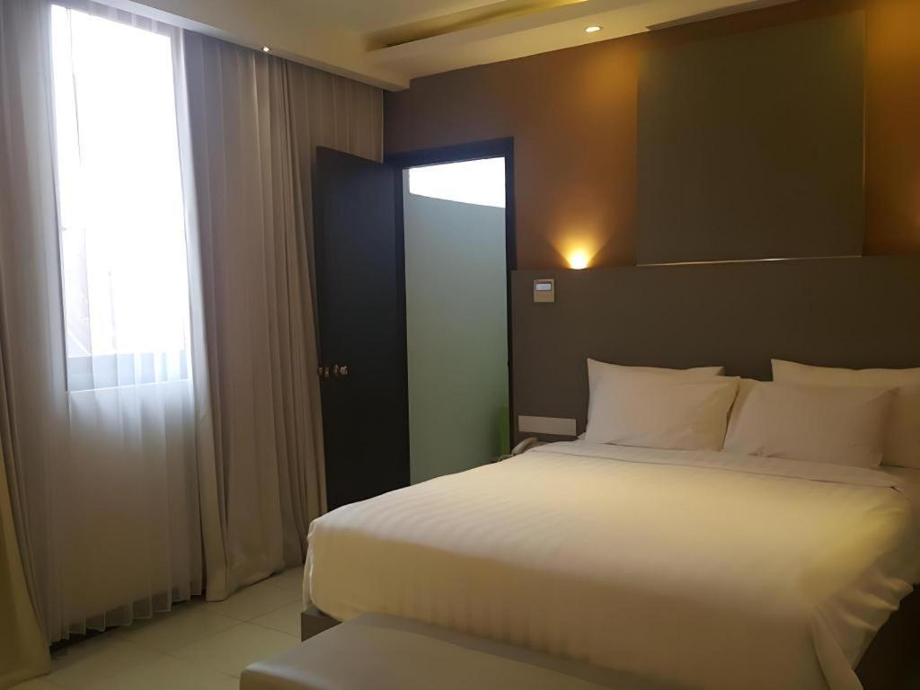 Kharisma Hotel ماديون المظهر الخارجي الصورة