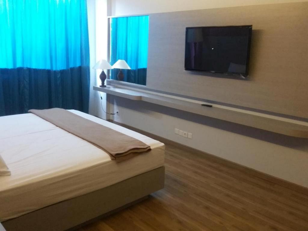 Kharisma Hotel ماديون المظهر الخارجي الصورة