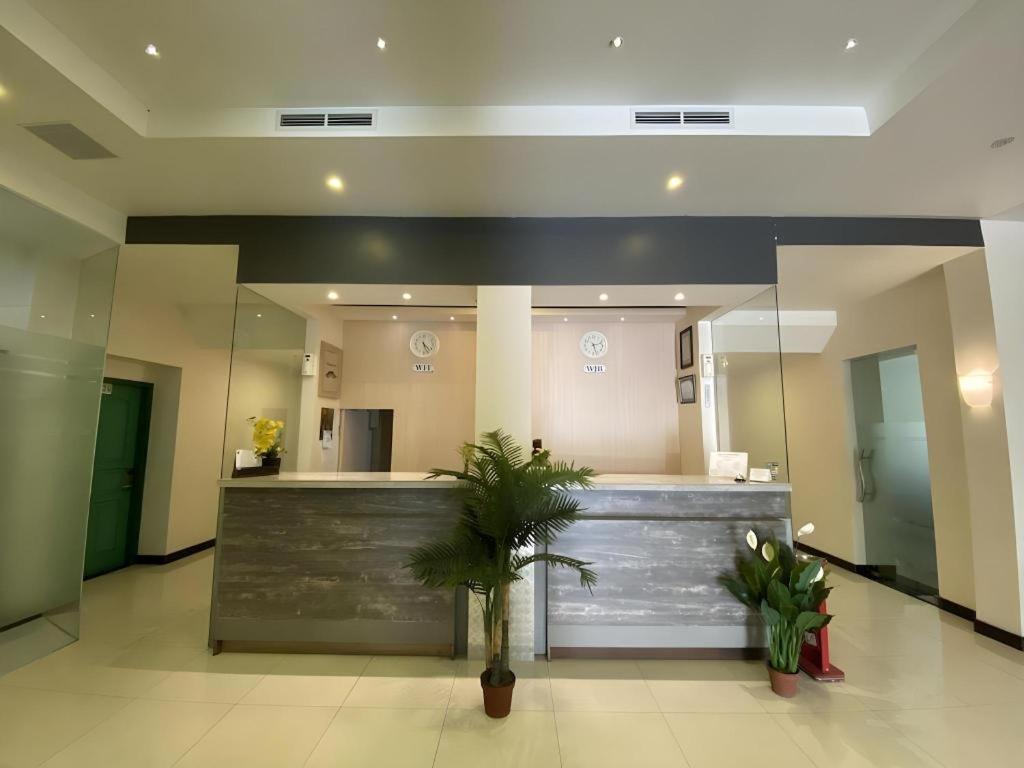 Kharisma Hotel ماديون المظهر الخارجي الصورة